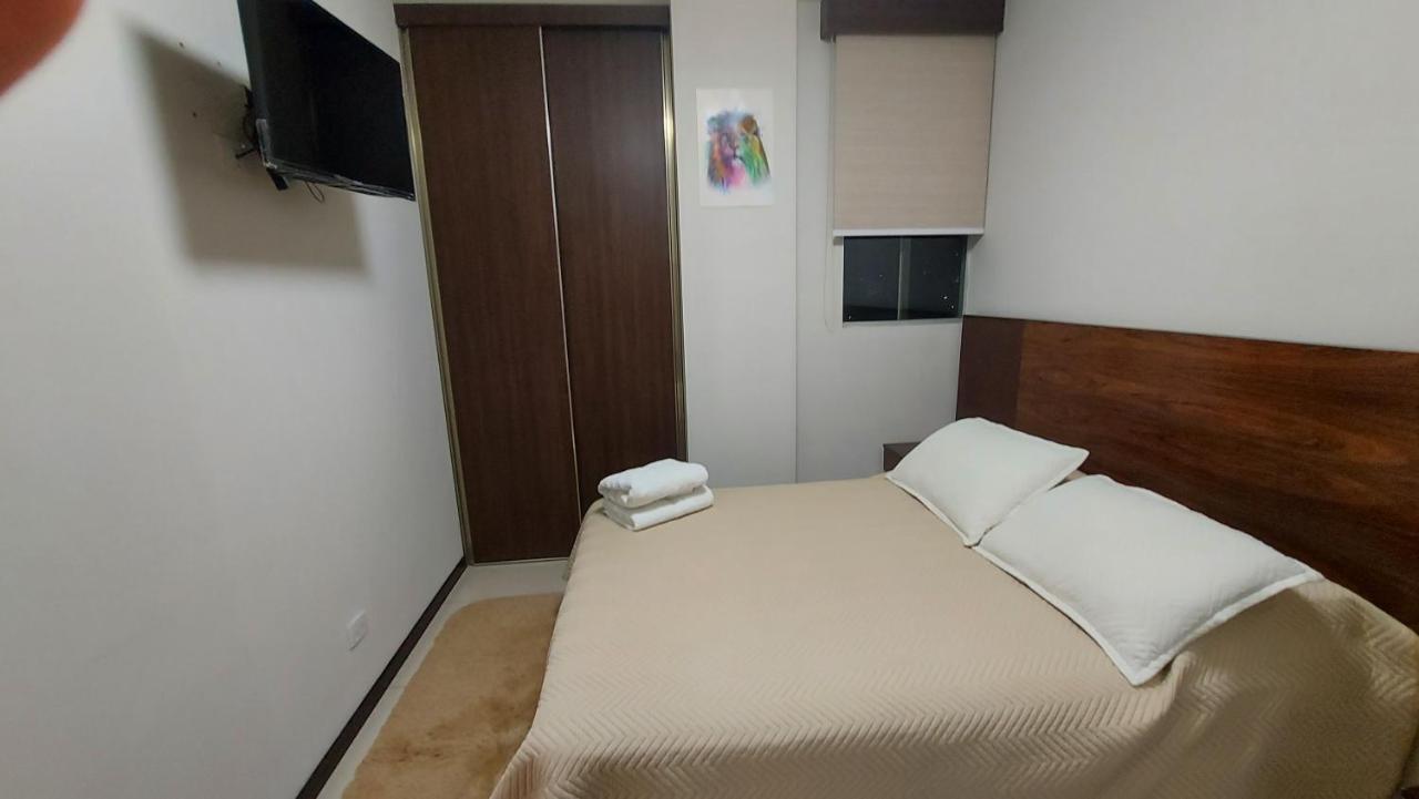 Hermoso Y Unico Apartamento Moderno, En Pleno Centro De Santa Cruz, Con Netflix Wi-Fi De 60 Mb, Estacionamiento Gratis Y Ac En Todos Los Ambientes Santa Cruz de La Sierra Exterior foto