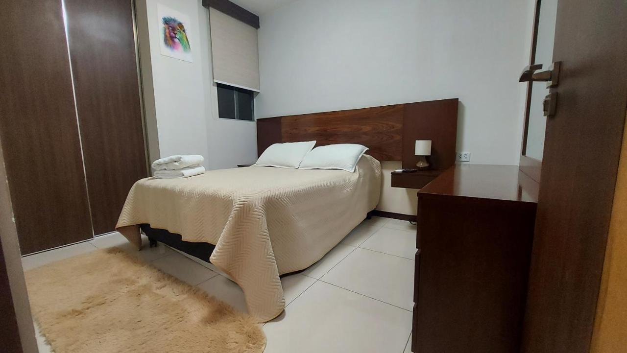 Hermoso Y Unico Apartamento Moderno, En Pleno Centro De Santa Cruz, Con Netflix Wi-Fi De 60 Mb, Estacionamiento Gratis Y Ac En Todos Los Ambientes Santa Cruz de La Sierra Exterior foto