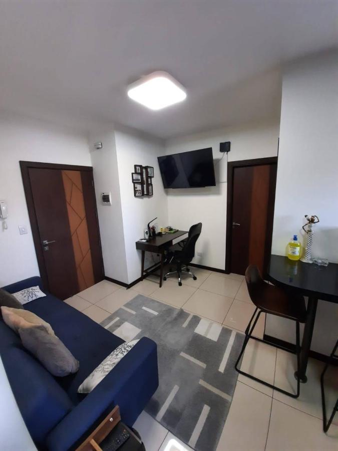 Hermoso Y Unico Apartamento Moderno, En Pleno Centro De Santa Cruz, Con Netflix Wi-Fi De 60 Mb, Estacionamiento Gratis Y Ac En Todos Los Ambientes Santa Cruz de La Sierra Exterior foto