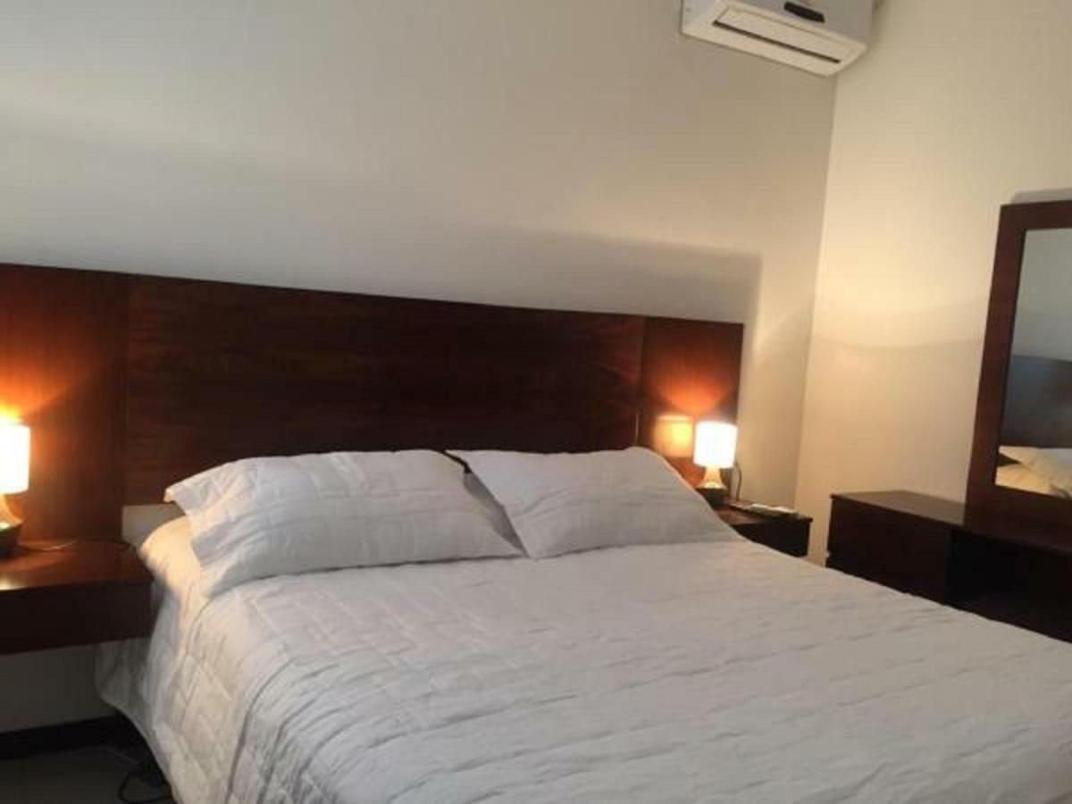 Hermoso Y Unico Apartamento Moderno, En Pleno Centro De Santa Cruz, Con Netflix Wi-Fi De 60 Mb, Estacionamiento Gratis Y Ac En Todos Los Ambientes Santa Cruz de La Sierra Exterior foto