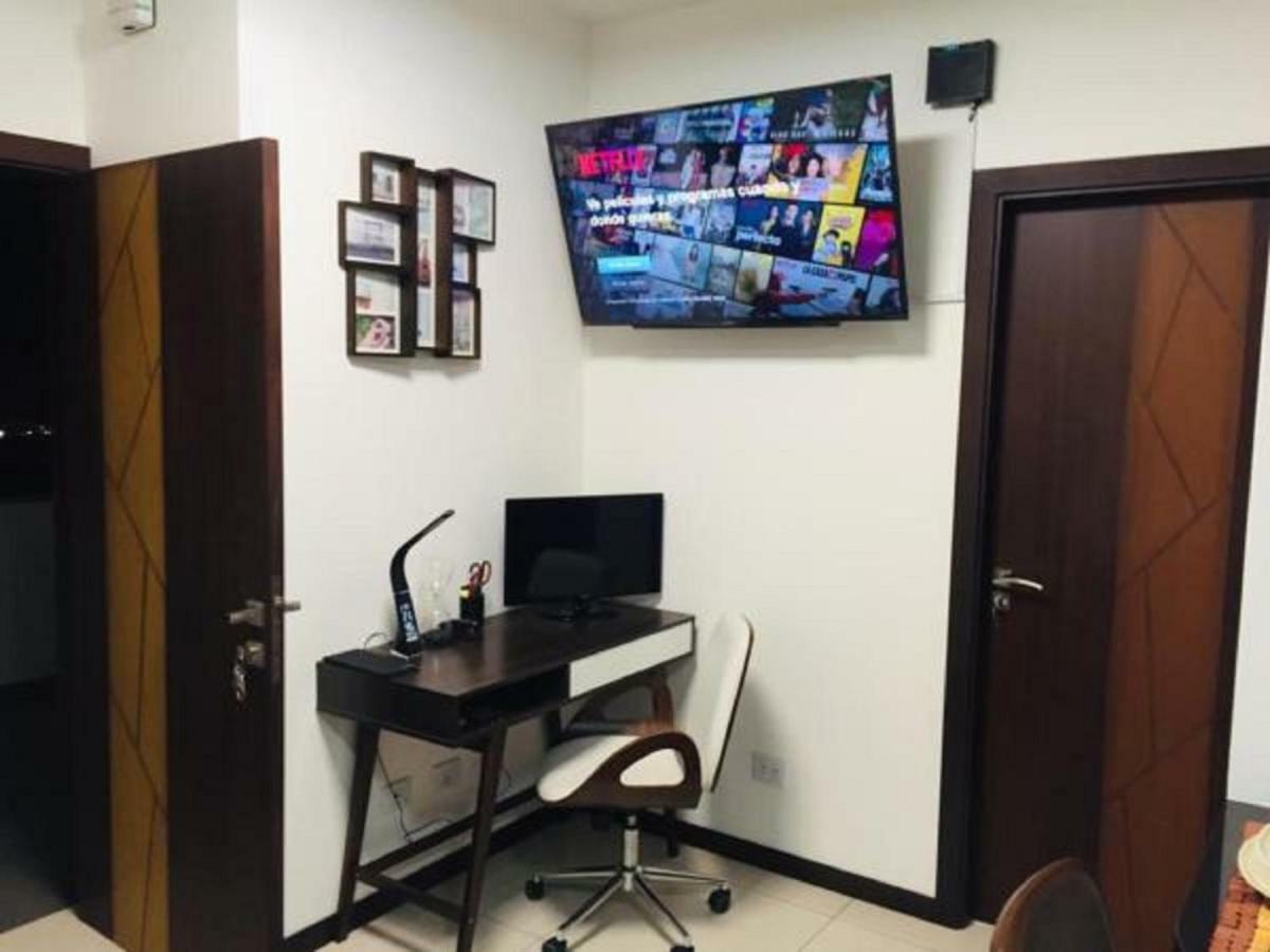 Hermoso Y Unico Apartamento Moderno, En Pleno Centro De Santa Cruz, Con Netflix Wi-Fi De 60 Mb, Estacionamiento Gratis Y Ac En Todos Los Ambientes Santa Cruz de La Sierra Exterior foto