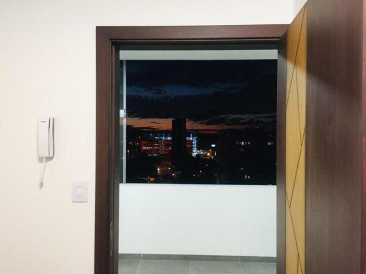 Hermoso Y Unico Apartamento Moderno, En Pleno Centro De Santa Cruz, Con Netflix Wi-Fi De 60 Mb, Estacionamiento Gratis Y Ac En Todos Los Ambientes Santa Cruz de La Sierra Exterior foto